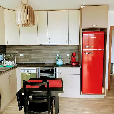 Sea View Stylish - Top Center Daire